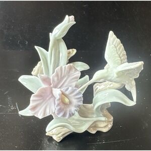 Valencia Collection Vintage Hummingbird Porcelain Figurine  5"X4" (Z6C)